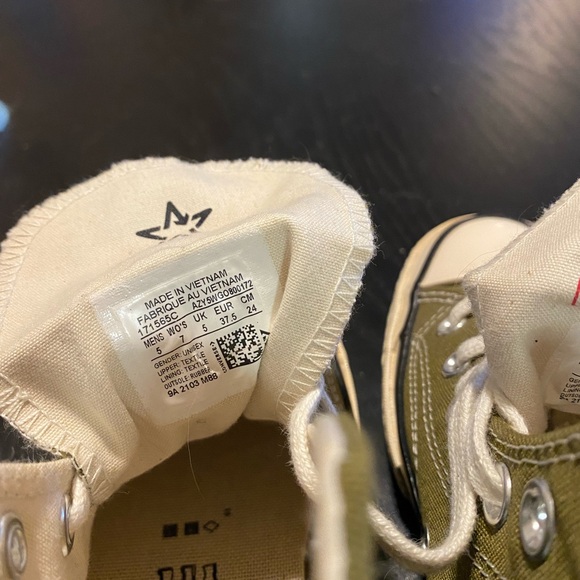 Converse High Top Chuck Taylor 70 - size 7 - Picture 8 of 8